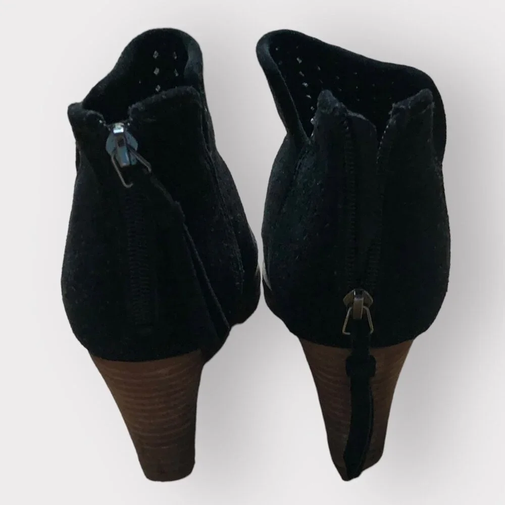 Marc Fisher Size 8.5 M Black Suede Perforated Stacked Block Heel Ankle Booties
